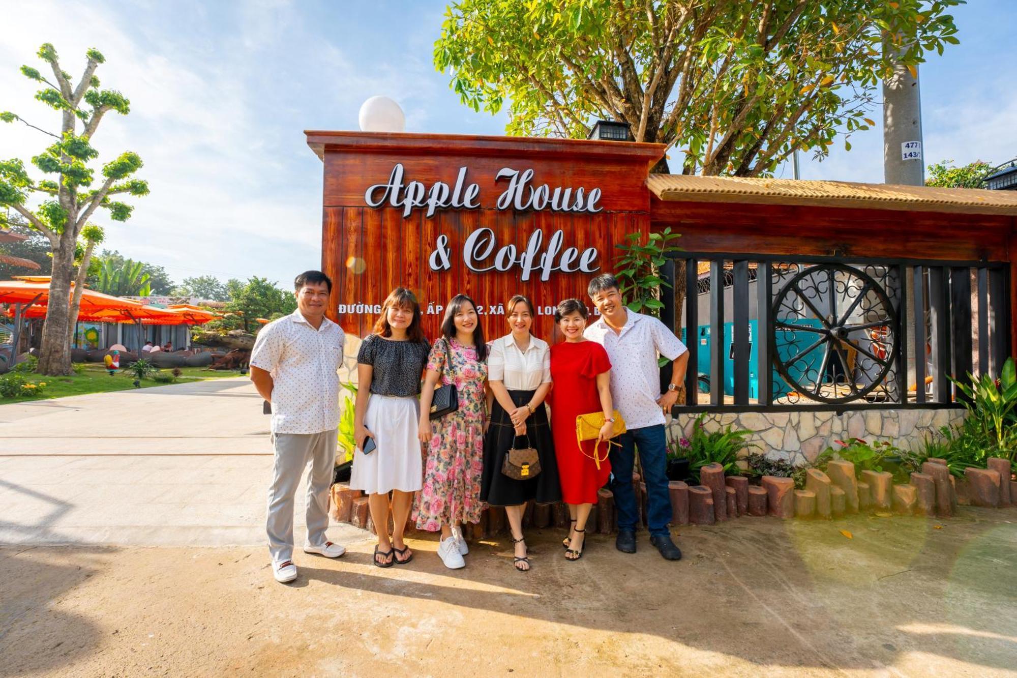 Apple House & Coffee Hotel Bà Rịa Buitenkant foto