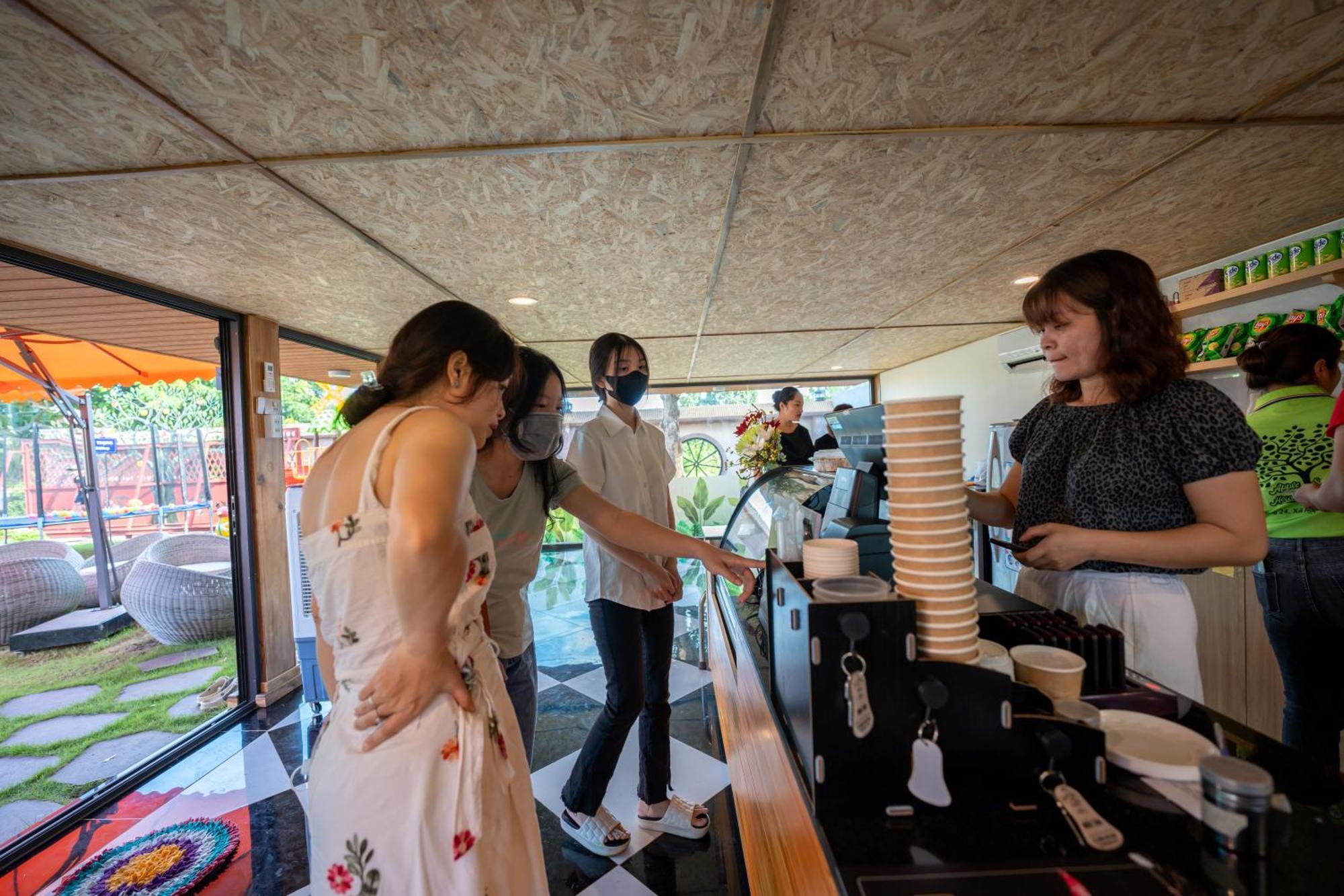 Apple House & Coffee Hotel Bà Rịa Buitenkant foto